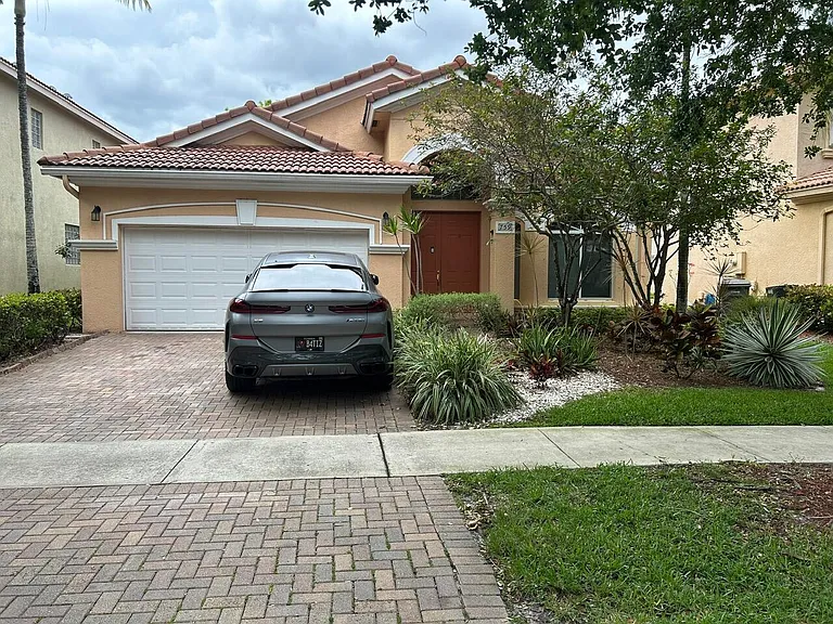 759 Gazetta Way — Photo 7