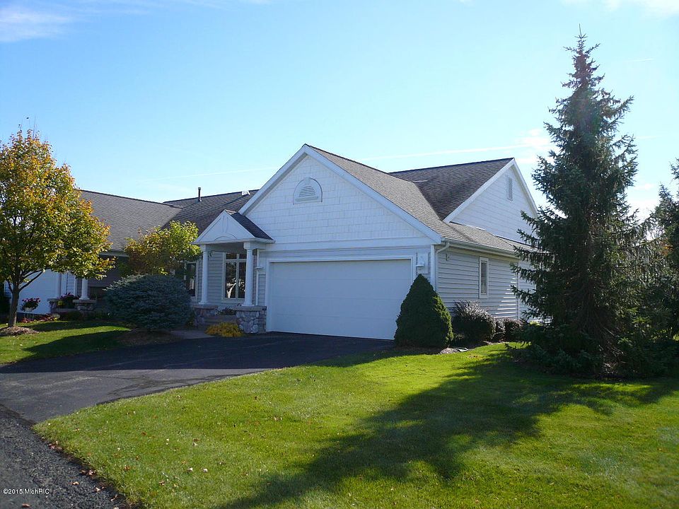 1st image of 310 Shoreside North Dr SE #7