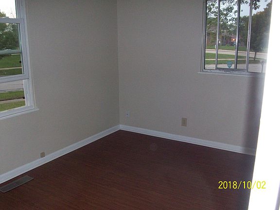 5th image of 1105 Kensington Dr