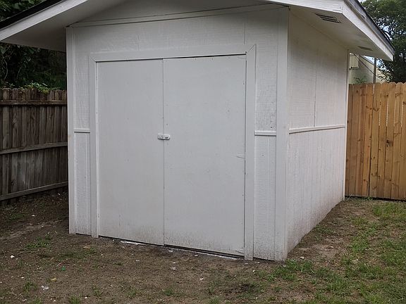 3rd image of 2608 Kiwanis Ave