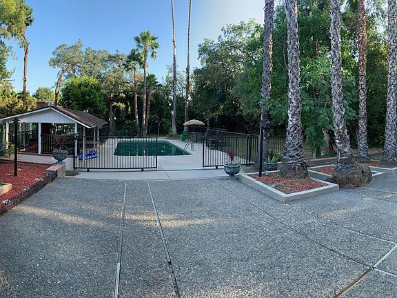 5th image of 290 W Orange Grove Ave