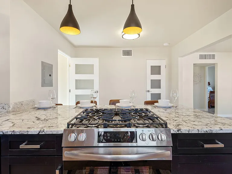 1322 E Miles St — Photo 17
