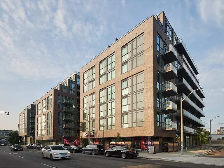 410 Dufferin St — Photo 20