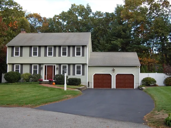 11 Bayberry Ln, Andover, MA 01810