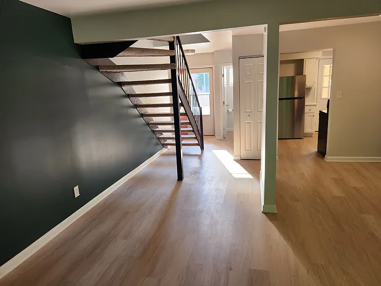 220 Elizabeth St #A21 — Photo 4