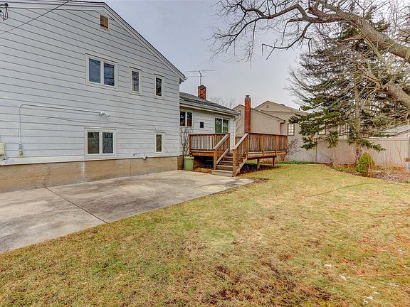 2nd image of 23 Chatham Ct