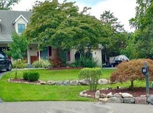 31 Apache Dr, Mount Bethel, PA 18343