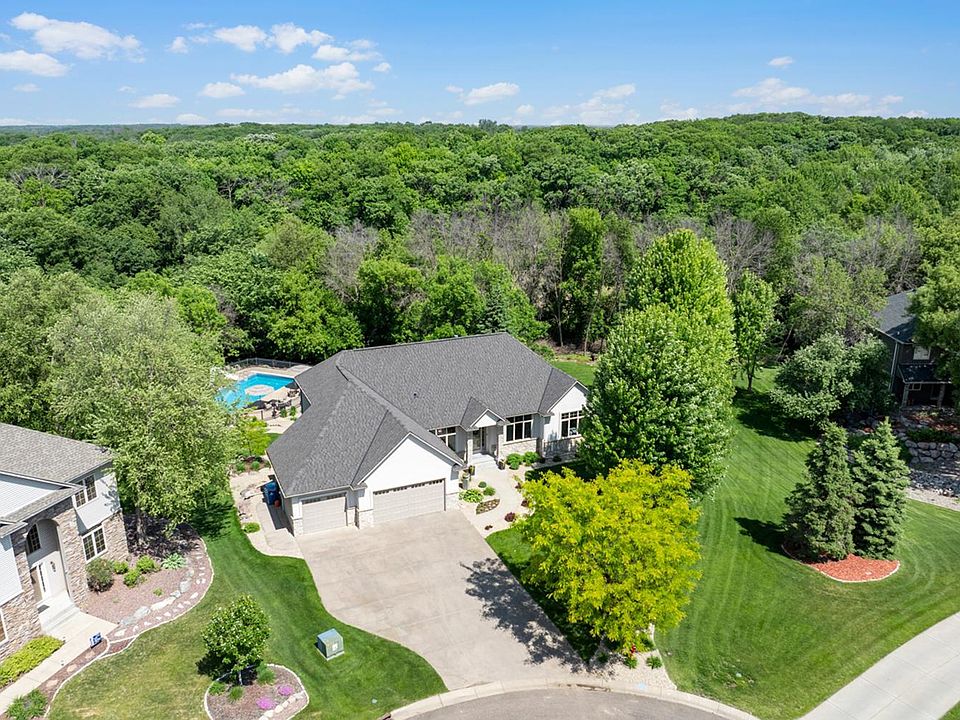 1st image of 10941 Woodland Dr N