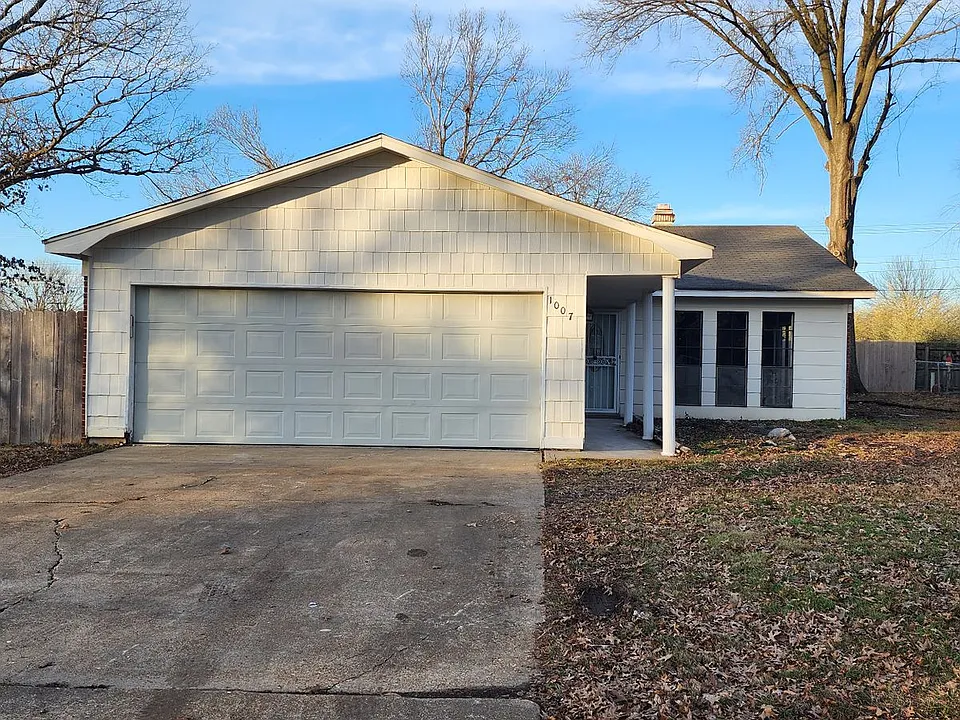 1007 N Roselawn Dr W