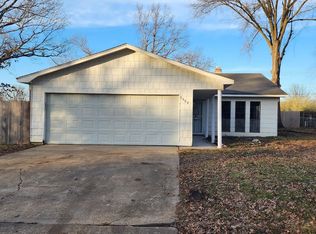 1007 N Roselawn Dr W, West Memphis, AR 72301