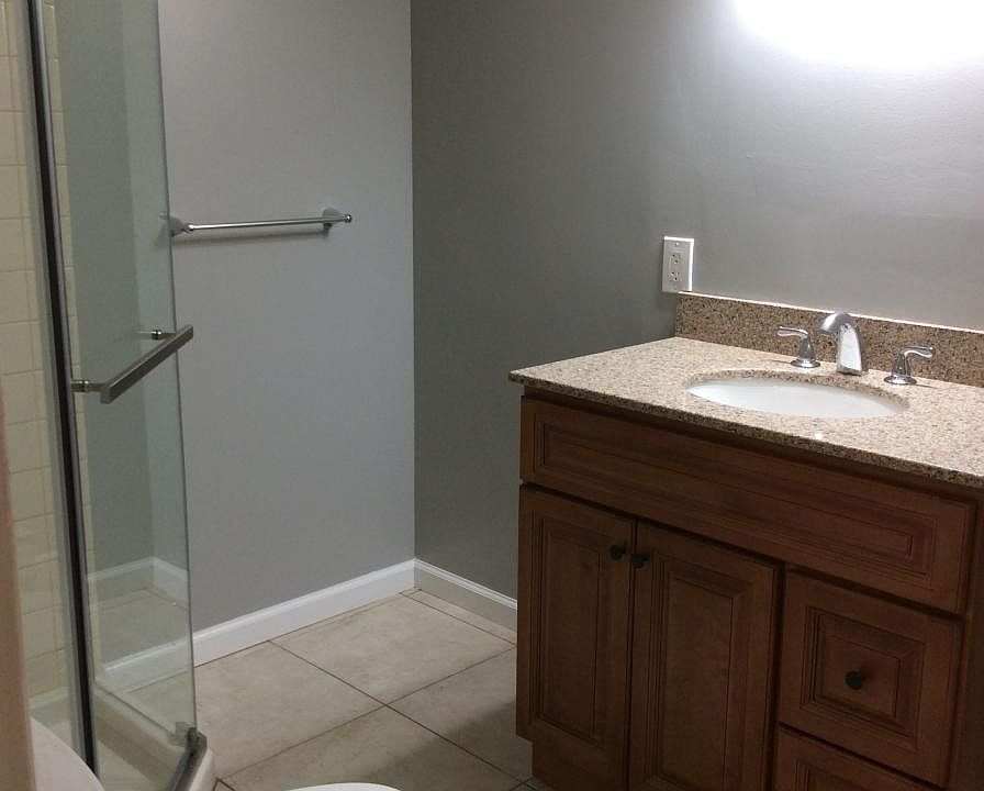 1st image of 212 Hedges Ave