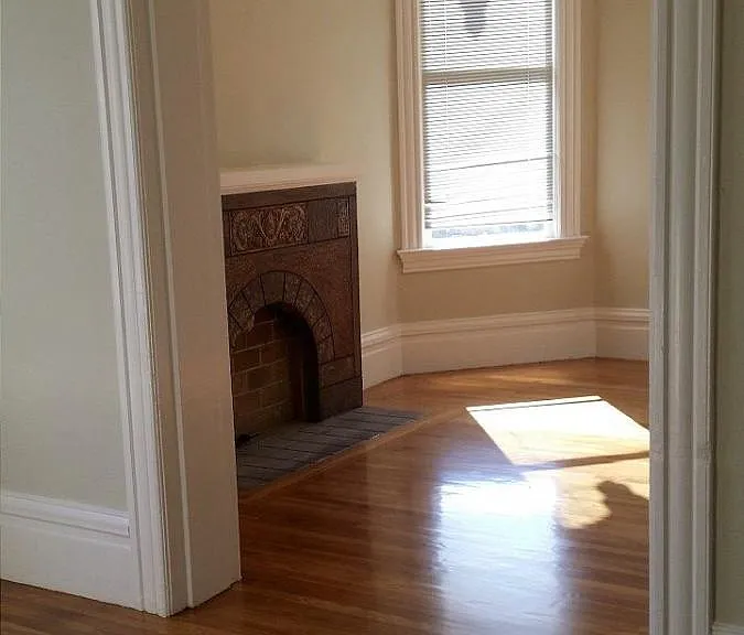 1360 Clarke St #1360 — Photo 5