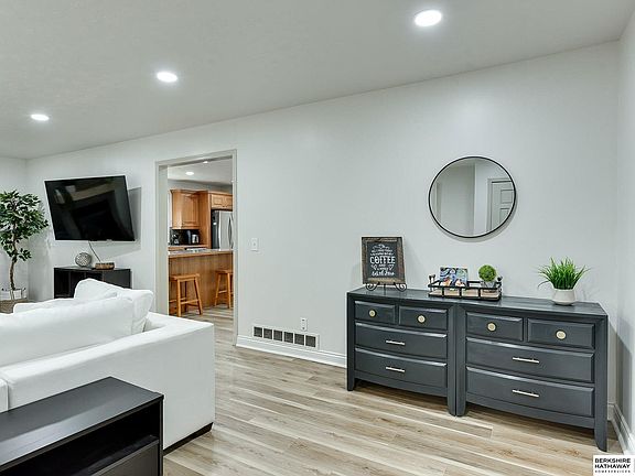 4th image of 505 W Perry St