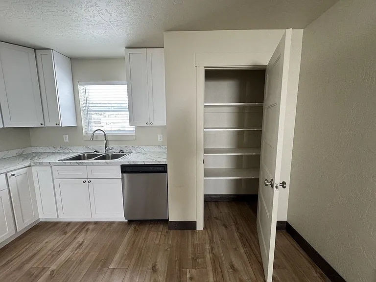 120 Jewel Basin Ct — Photo 5
