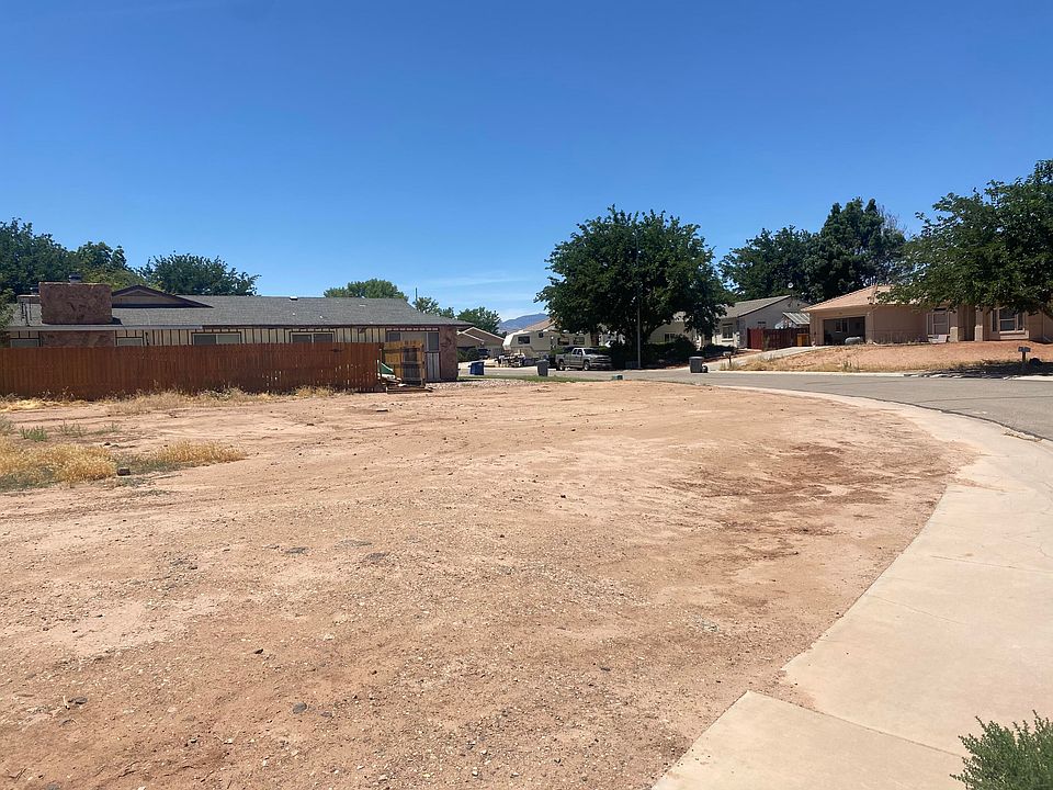 1st image of 427 W Heritage Dr