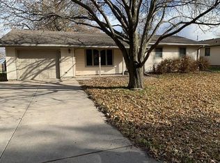 512 N Michigan Ave, York, NE 68467