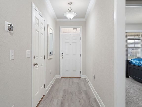 5th image of 2310 Habersham Ln