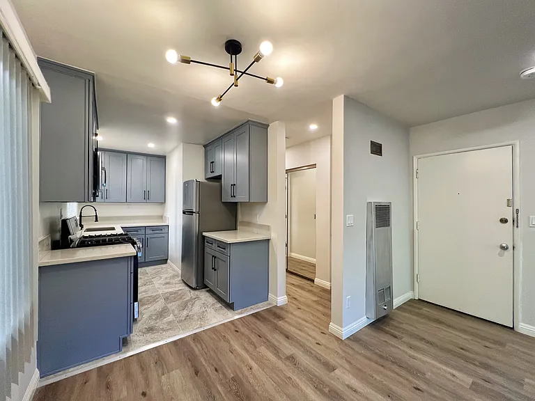 231 S Hudson Ave #15 — Photo 9