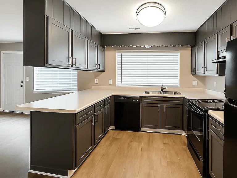 Madison Park Apartments & Townhomes — Photo 4