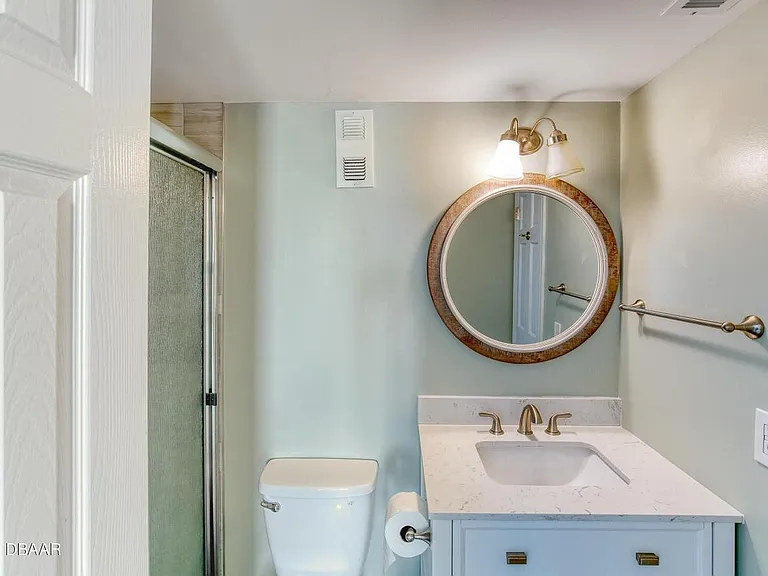 Master bathroom/Shower
