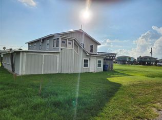 522 Surf Dr, Surfside Beach, TX 77541