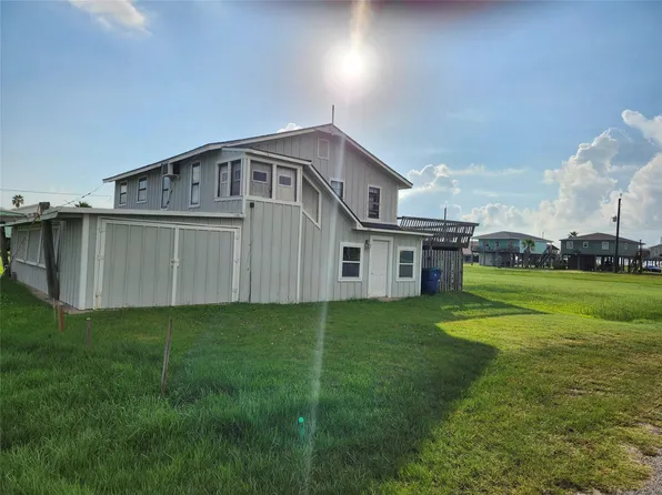 522 Surf Dr, Surfside Beach, TX 77541