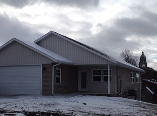 301 4th Ave, Vinton, IA 52349