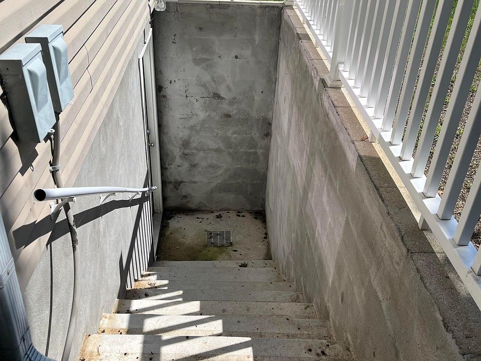 1st image of 35 Walter Ave