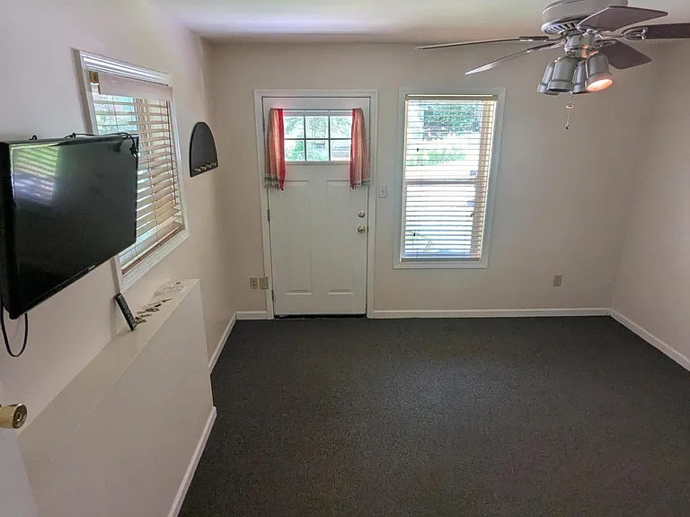 92 Haywood Rd — Photo 19