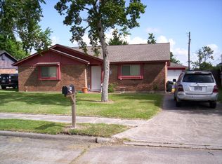 313 Bastrop St, Angleton, TX 77515