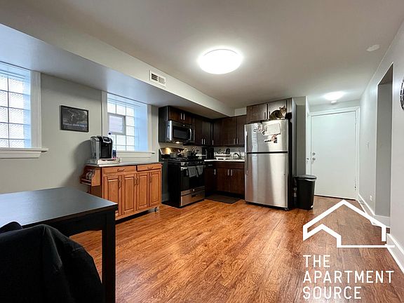 4th image of 2028 N Sawyer Ave