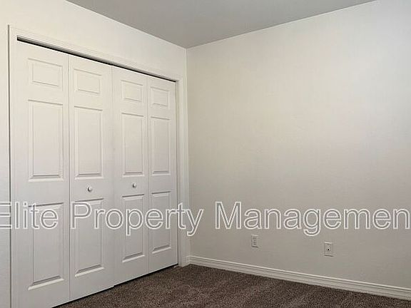 4th image of 163 S Stardust Cir