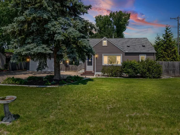 2185 Pinewood Dr, Mounds View, MN 55112
