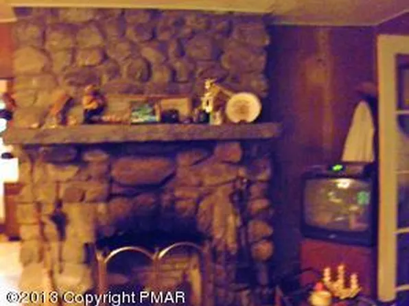 307 North Dr, Cresco, PA 18326