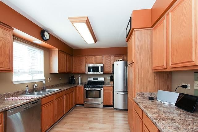 2nd image of 700 Lakewood Farms Dr
