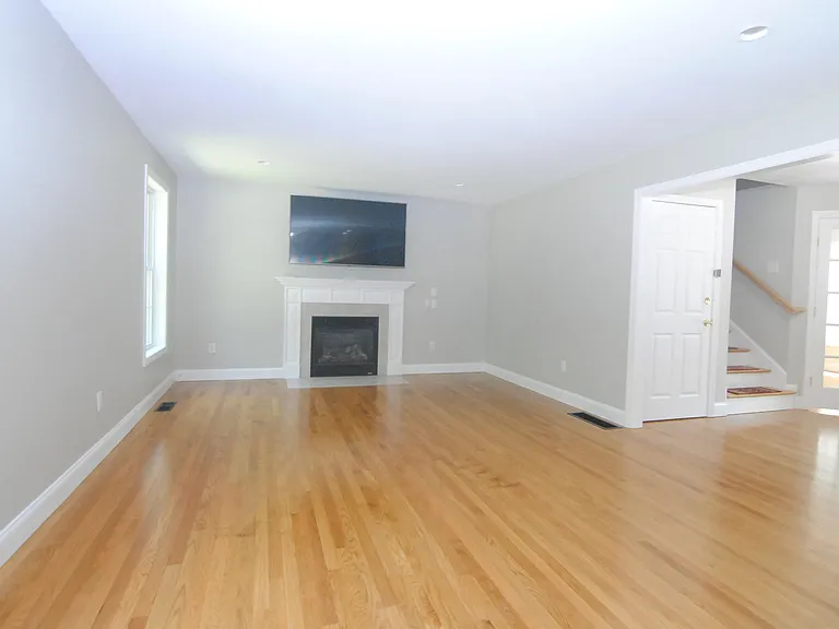 46 Cherrywood Dr — Photo 5
