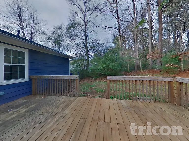 211 Robin Ln — Photo 19
