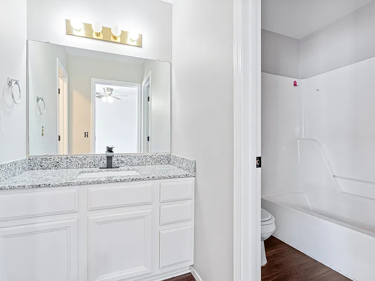 829 N Oakland Ave #1 — Photo 12