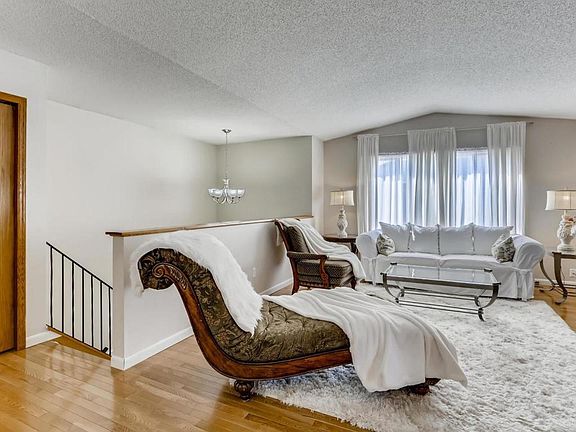 3rd image of 580 Kendall Dr