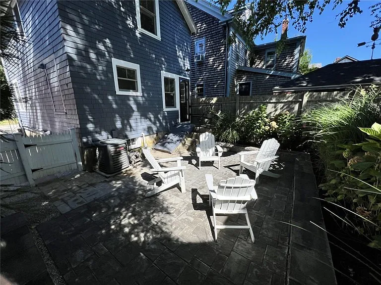 45 1/2 2nd St — Photo 23