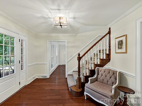 3rd image of 9912 Hanover Hollow Dr