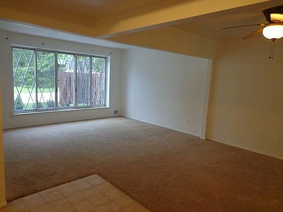 3rd image of 30001 City Center Dr