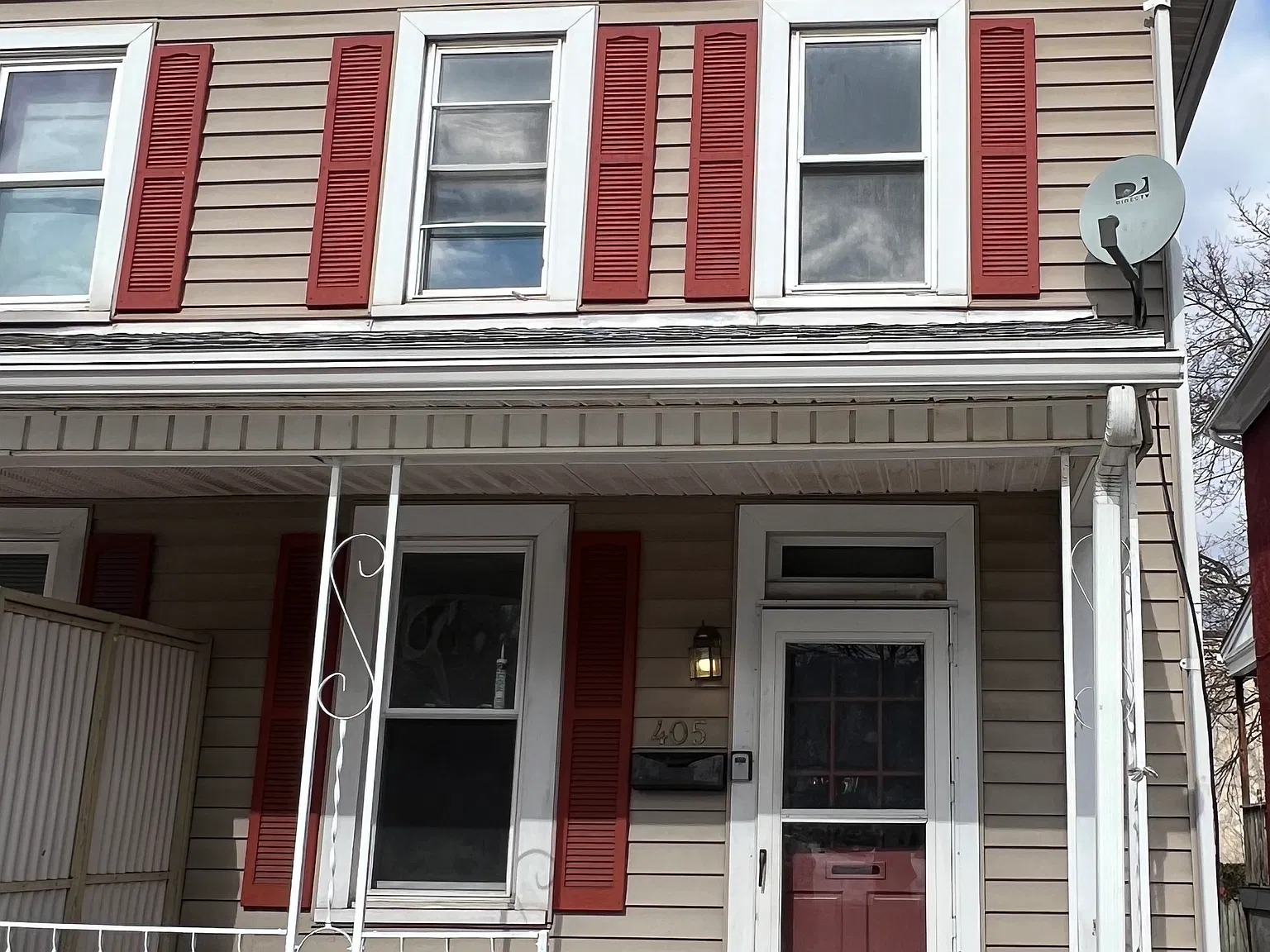 3 bed, 784 sqft, $1,100 — Photo 2