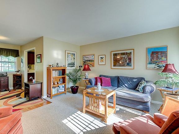 2nd image of 5838 N Victoria Dr