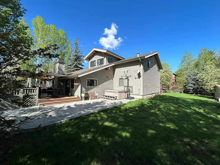 1466 Willow Loop — Photo 3