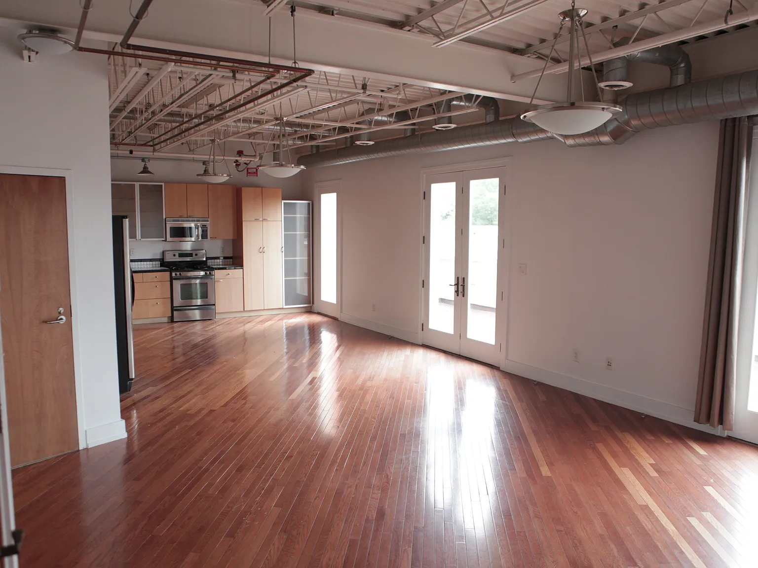 1 bed, 915 sqft, $3,100 — Photo 2
