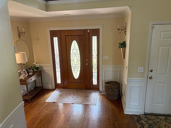 4th image of 25 Amberwood Ln