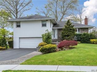 20 Merry Ln, Jericho, NY 11753