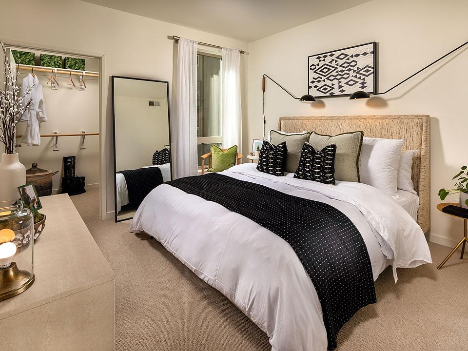 2nd image of 2332-3200 Paseo Village Way #2332
