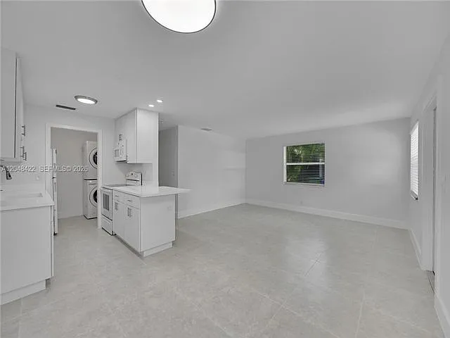 808 SW 12th Ct — Photo 12